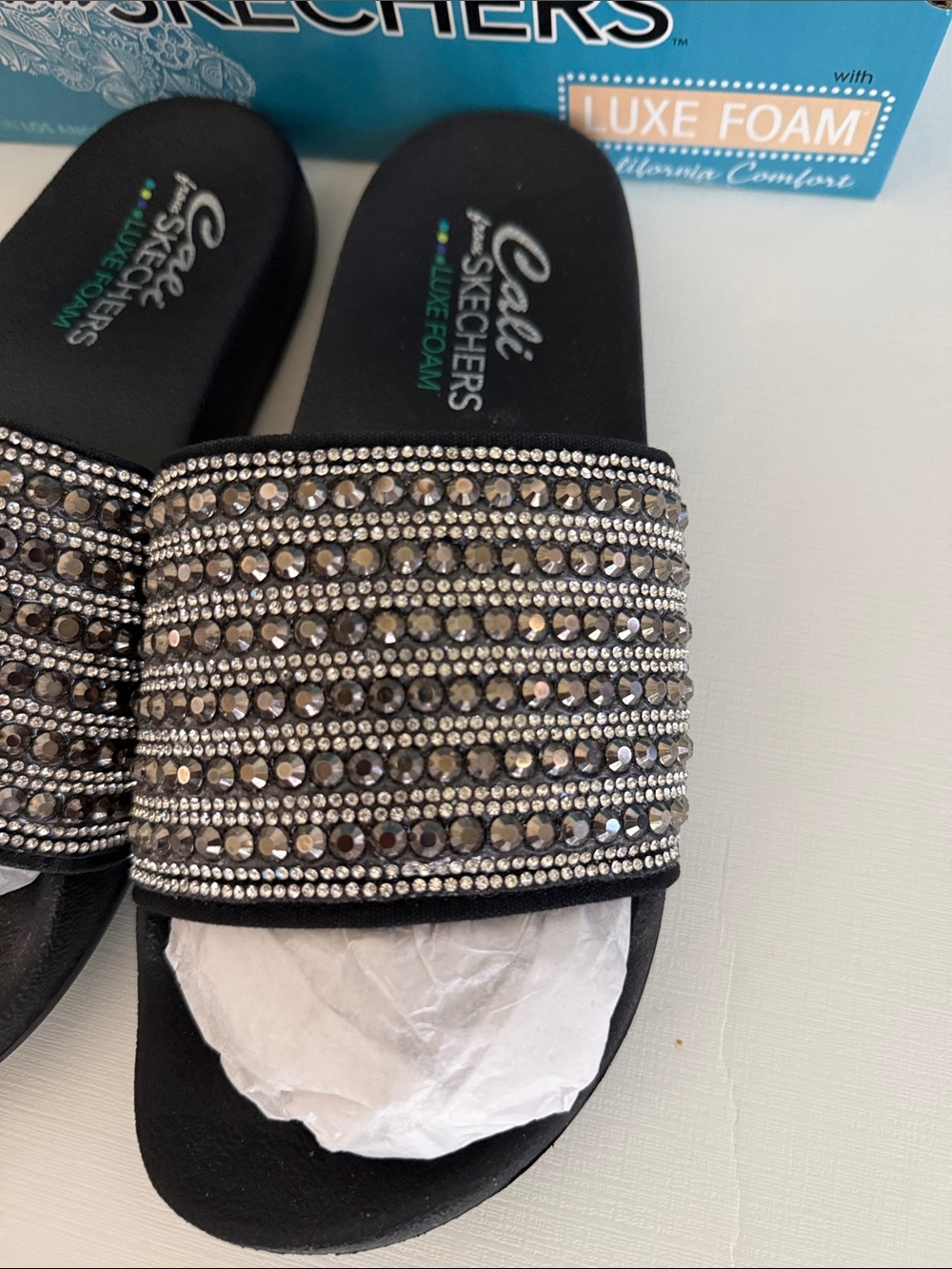 Skechers new in box rocker glam sandals, black, size 9 - Picture 3 of 5